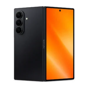 Samsung Galaxy Z Fold 7 u boji Jet Black, stražnja strana i otvoreni zaslon